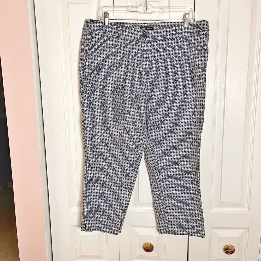 Hilary Radley Geometric Slim Fit Cotton Stretch Flat Front Capri Length Pants